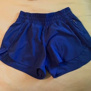 Lululemon Tracker 4 inch shorts